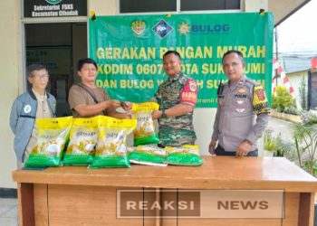Serma Aprias dan Aipda Emin Monitoring Gerakan Pangan Murah di Kecamatan Cibadak