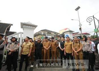 DPRD bersama Wali Kota dan Wakil Wali Kota Sukabumi Turun Langsung Menjawab Aspirasi Mahasiswa dan Masyarakat