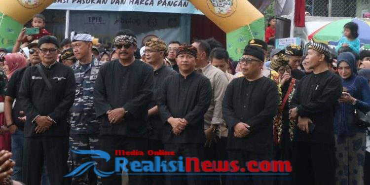 Bupati dan Wabup Bersama Masyarakat Meriahkan Hari Jadi Ke 45 Desa Nagrak Selatan
