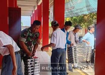 Serka Enceng Setiawan Dampingi Pendistribusian MBG ke Sekolah di Wilayah Koramil 2203/Warungkiara