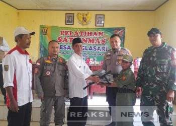 Pemdes Neglasari Gelar Pelatihan dan Pembinaan Satlinmas, 35 Anggota Terima Seragam Baru