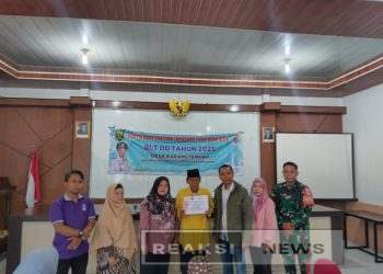 Pemdes Karang Tengah Salurkan BLT Dana Desa dan Insentif RT/RW