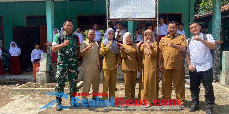 Danpos Bantargadung Koramil 2203/Warungkiara Peltu Andi Sosialisasi Dapur MBG Digelar di Sekolah Wilayah Bantargebang