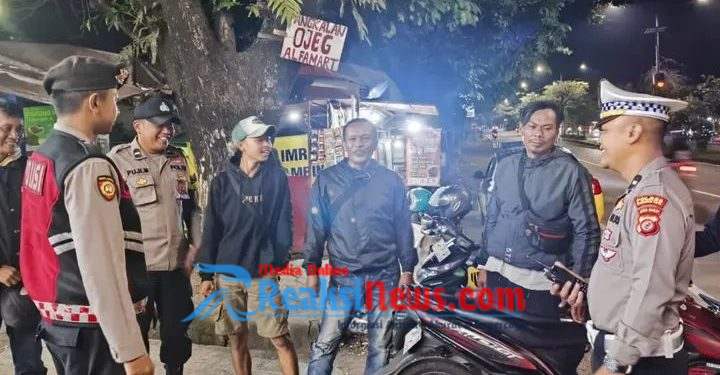 Cipta kondisi, Kapolsek Baros ajak warga tingkatkan Harkamtibmas malam hari