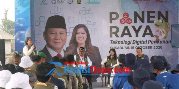 Panen Ikan Nila bersama Menkomdigi Bupati dengan Teknologi Budidaya Ikan Lebih Efisien dan Produktif