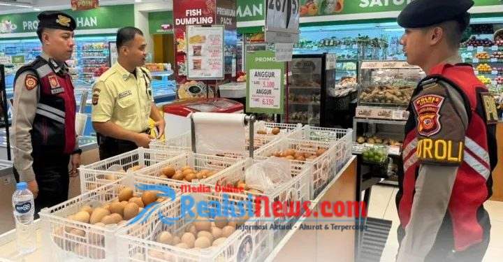 Pastikan Tak Ada Permainan Harga Bahan Pokok, Polres Ciamis Datangi Toserba Yogya Ciamis