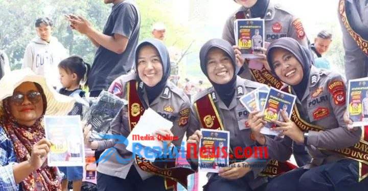 Polwan Polresta Bandung Laksaksanaan kegiatan Patroli Mojang Presisi di wilayah hukum Polresta Bandung