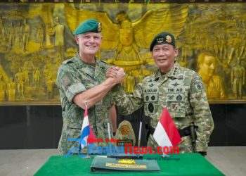 Pangkostrad menerima kunjungan kehormatan Panglima Angkatan Darat Belanda (Commander of The Royal Netherlands Army)