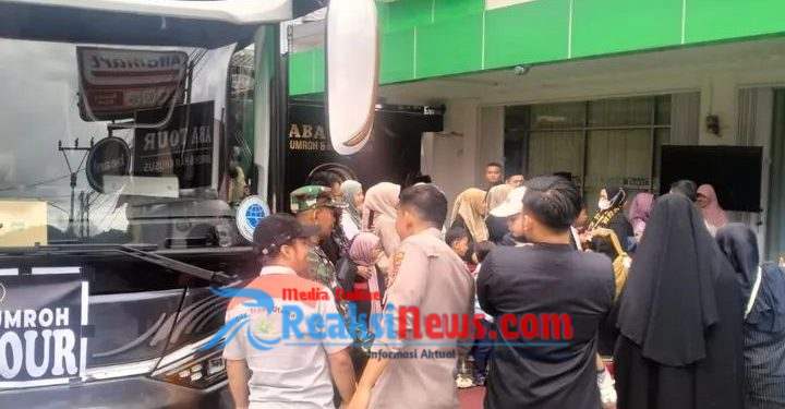 Pelepasan Jemaah Umroh, Polsek Baros Laksanakan Pengamanan Pemberangkatan Jemaah Abba Tour