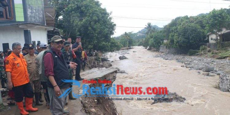 Bupati Tinjau Langsung Lokasi Banjir, Pastikan Penanganan Dilakukan Cepat dan Efektif