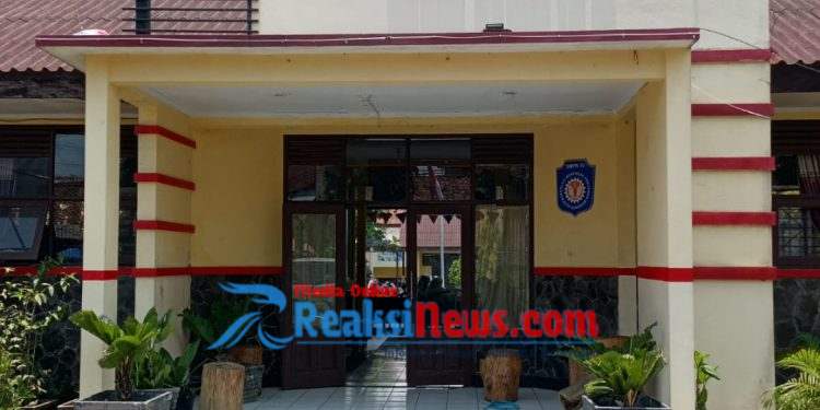 Warga Benteng Soroti Pembangunan Revitalisasi Sekolah SMPN 10 Kota Sukabumi, Terbuka Karena Benar – Tertutup Karena Salah.!!