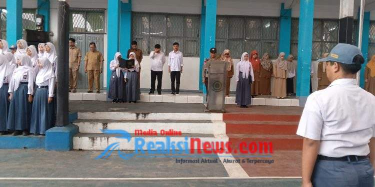 Police Goes To School! Aipda Emin Bangkitkan Semangat Pelajar SMAN 1 Cibadak Jadi Generasi Hebat 2045