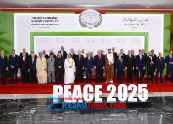 Pose Jempol Prabowo Warnai Hangatnya Sesi Foto Pemimpin Dunia di KTT Perdamaian Gaza