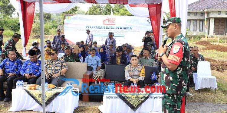 Peletakan Batu Pertama pembangunan Gerai Koperasi Merah oleh Dandim 0607/Kota Sukabumi