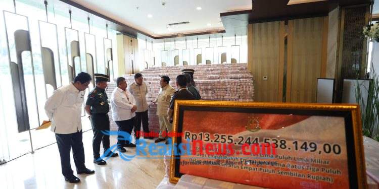 Prabowo Minta Jaksa dan Polisi Tak Kriminalisasi Orang Kecil: Penegak Hukum Harus Punya Hati