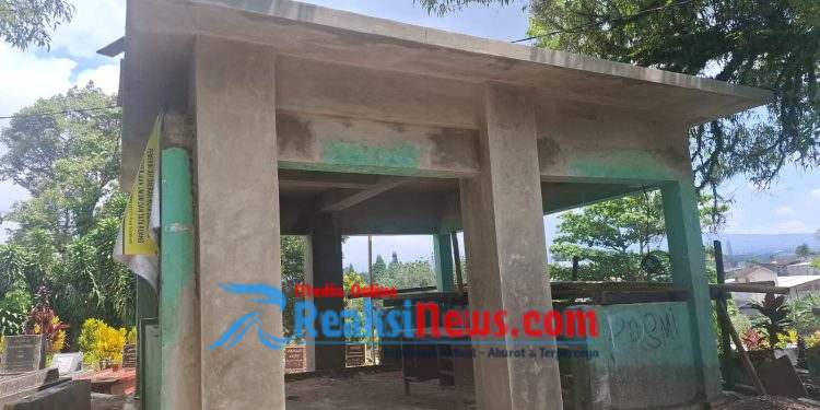 Proyek Pembangunan Sistem Penyediaan Air Minum ( SPAM ) di TPU Taman Rohmat Kel. Citamiang Kota Sukabumi jadi sorotan publik