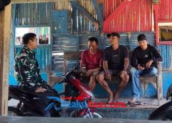 Serka Dodi Babinsa Mangunjaya Koramil 2203/Warungkiara Laksanakan Komsos Bersama Tokoh Pemuda, Perkuat Sinergi di Tingkat Desa