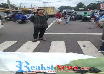 Motor Tersenggol, Pengendara Terlindas Truk Box di Cibadak — Tewas di Tempat!