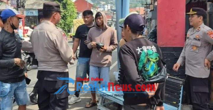 Satgas Gabungan dan Binmas Gencarkan Patroli Dialogis, Merangkul Warga Lawan Premanisme
