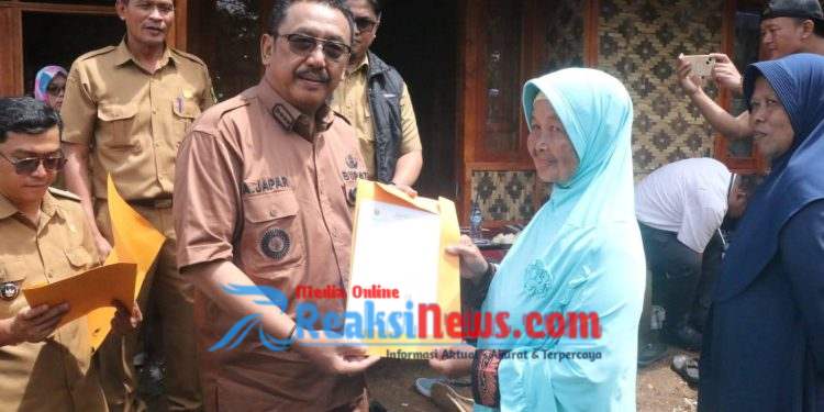 Monitoring Huntap Nyalindung, Bupati Minta Penerima Manfaat Merawatnya Sebaik Mungkin