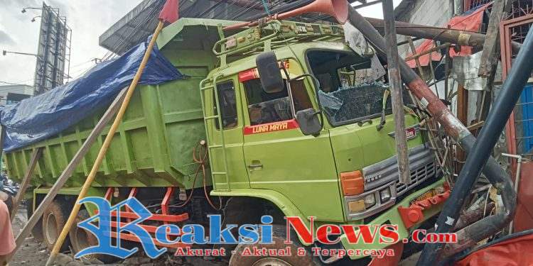 Kecelakaan Truk Pengangkut Tanah Rem Blong, Hingga Tabrak Gerobak Mie Ayam dan Motor Terlindas, Ini Penyebabnya
