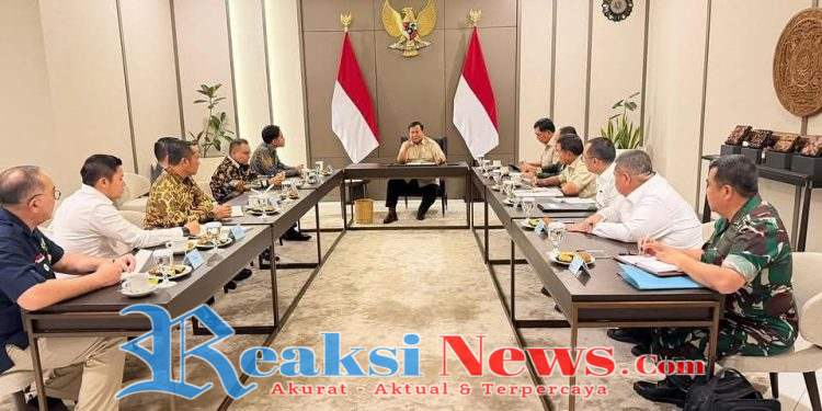 Presiden Prabowo Pimpin Rapat Khusus di Halim Sebelum Bertolak ke Australia