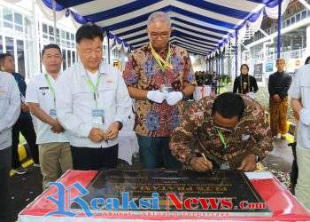 Bupati Resmikan Pembangkit Listrik Tenaga Surya Atap, Dukung Pengurangan Emisi Rumah Kaca