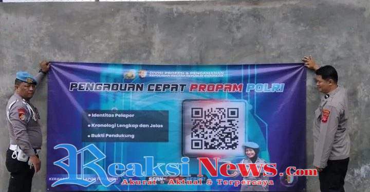 Sosialisasikan QR Code Yanduan Divpropam Polri, Kanit Propam Polsek Baros Efektifkan Sambang dan Pemasangan Spanduk