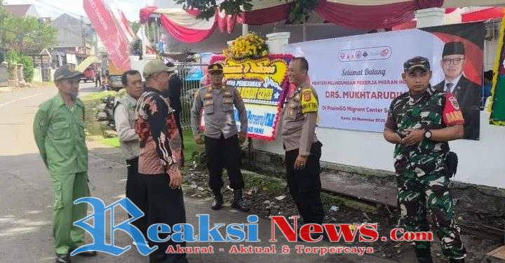 Polsek Baros Berikan Pengamanan Kunjungan Kerja Menteri P2MI di Gedung PasimGo Migrant Center