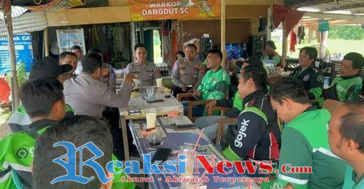 Polres Indramayu Gandeng Komunitas Ojol Sosialisasikan Tertib Berlalu Lintas saat Operasi Zebra Lodaya 2025