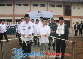 Menko PM Resmikan Gedung Makkah dan Smart Education Center di Pondok Modern Assalam Puteri