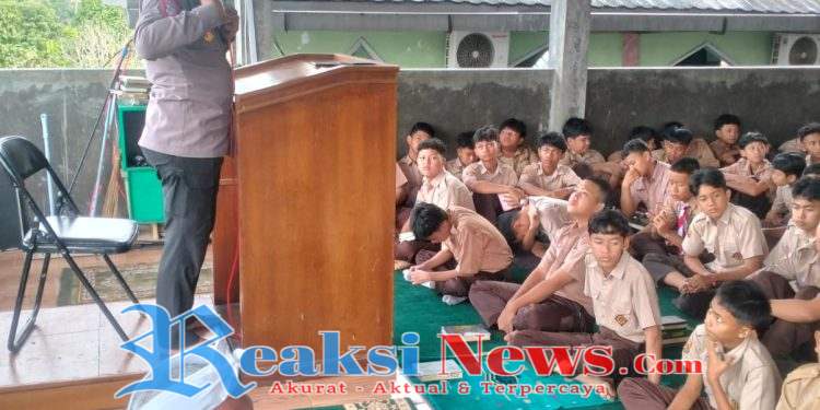 Sekolah Aman Tanpa Bullying! Polsek Cibadak Gencarkan Edukasi Lewat Police Goes to School