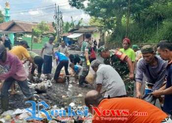 Babinsa Koramil 0607-02/ Sukabumi Selatan Gelar Kegiatan Jumsih di Kelurahan Cikondang