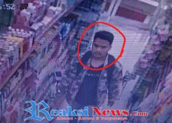 Pria Terekam CCTV Curi Barang di Minimarket Alfamart Cikembar