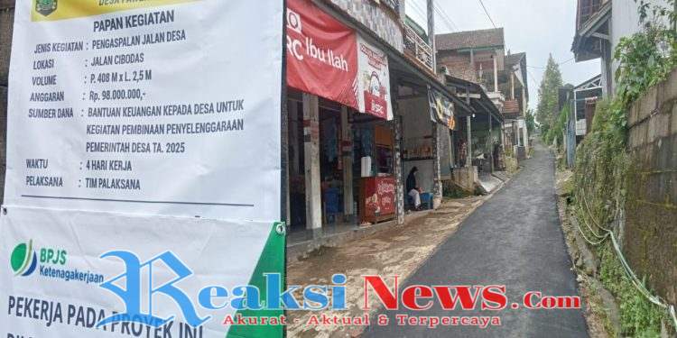 Pengaspalan Jalan Cibodas Dimulai, Kades Pawenang: “Ini Bukti Komitmen Kami Bangun Desa!”