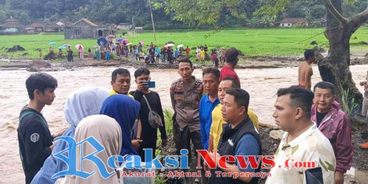 Tinjau Jembatan Putus di Loji Simpenan, Pastikan Mitigasi Darurat Berjalan Baik