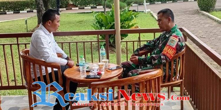 Danramil 2203/Warungkiara Kapten Inf Agus Rahman dan Camat Warungkiara Gelar Koordinasi Percepatan Penyiapan Lahan untuk Koperasi Desa Merah Putih