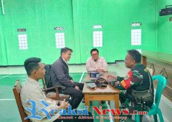 Babinsa Bojonggaling Sertu Ian Koramil 2203/Warungkiara Laksanakan Komsos Bersama Kades dan Perangkat Desa untuk Pererat Silaturahmi