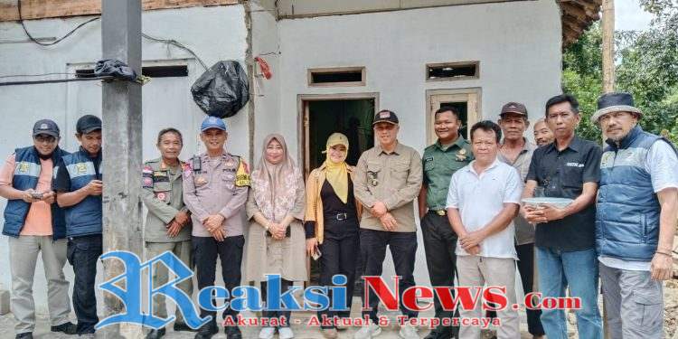 Kapolsek Cibadak Pastikan Progres Rutilahu Tepat Sasaran, Dua Warga Segera Nikmati Hunian Baru yang Lebih Layak