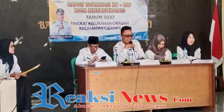 Kelurahan Cibadak Gelar Rapat Evaluasi RT/RW dan Musrenbang 2027, Lurah Ridwan Kurniawan Tekankan Transparansi & Kolaborasi