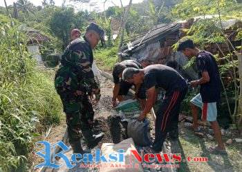 Serka Didik Susanto Koramil 2203/Warungkiara Dampingi Bakti Rapat Beton Program DD di Bantargadung Girang