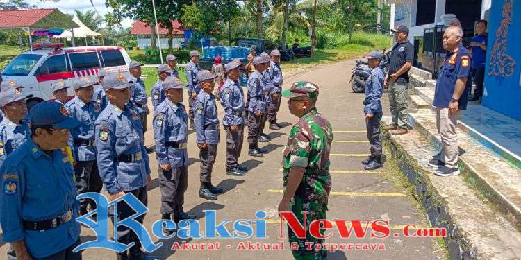 Sertu Nasruloh Koramil 2203/Warungkiara Hadiri Peningkatan Kapasitas dan Bimtek Satlinmas Desa Ubrug