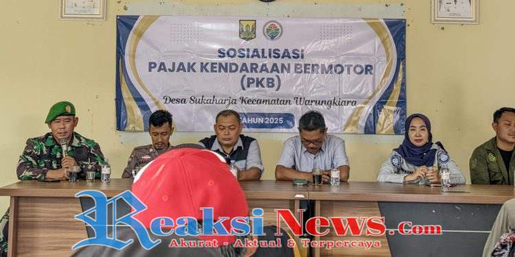 Babinsa Sukaharja Serka Enceng Koramil 2203/Warungkiara Hadiri Sosialisasi Pajak Kendaraan Bermotor di Aula Desa