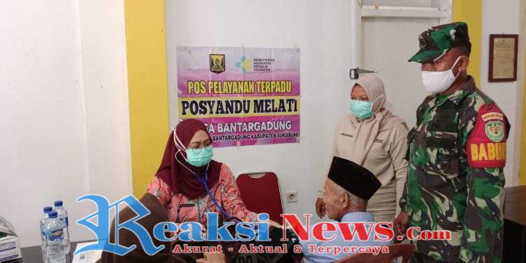 Babinsa Bantargadung Serka Didik Susanto Koramil 2203/Warungkiara Monitoring Skrining Sistematis Tuberkulosis di Desa Bantargadung
