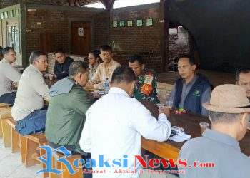 Danramil 2203/Warungkiara Kapten Inf Agus Rahman Gelar Komsos, Pererat Silaturahmi dengan Tokoh Masyarakat