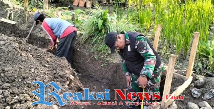 Serda Cahyana Babinsa Mekarjaya Koramil 2203/Warungkiara Laksanakan Pendampingan Pembangunan Koperasi Desa Merah Putih