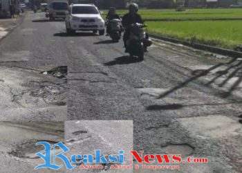 Pengendara Keluhkan Jalan Pelabuhan ll Wilayah Kecamatan Lembursitu yang Berlubang