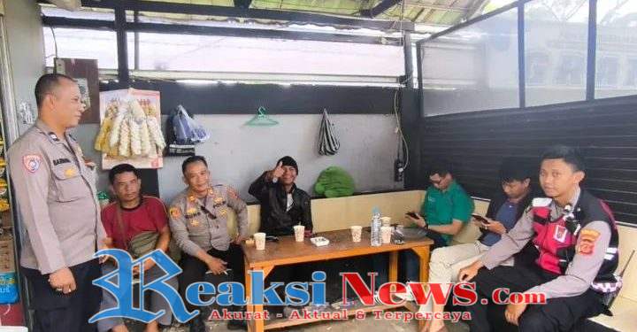 Rangkul dan sambangi warga jaga kamtibmas. Bhabinkamtibmas sampaikan pesan Kamtibmas