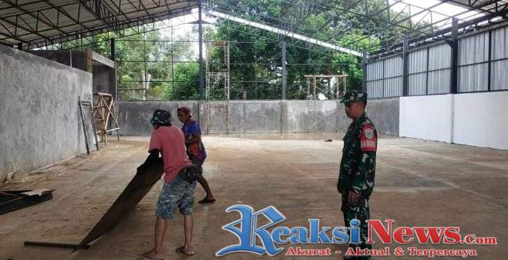 Serka Slamet Babinsa Mangunjaya Koramil 2203/Warungkiara Monitoring Pembangunan Koperasi Desa Merah Putih di Mangunjaya