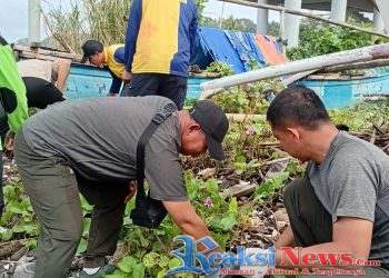 Jajaran Koramil 2203/Warungkiara Turun Tangan Bersihkan Pantai Palabuhanratu Bersama Forkopimda